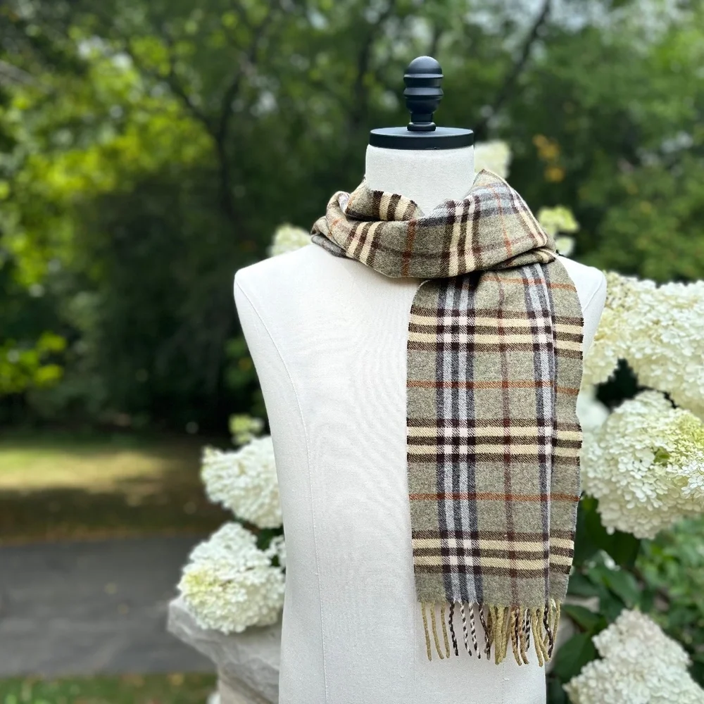 Burberry Two Tone Novacheck wool vintage scarf